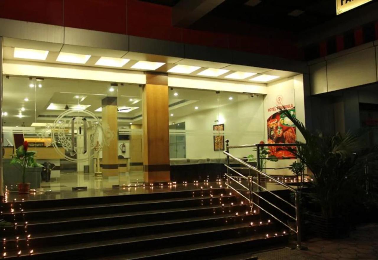 Hotel Peninsula Thrissur Exterior photo
