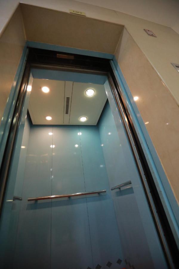 Hotel Peninsula Thrissur Exterior photo